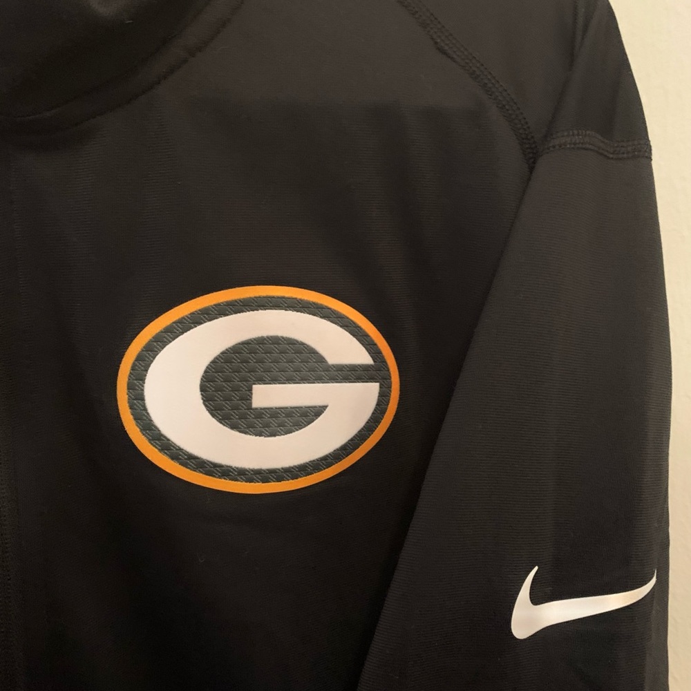 Men’s LG Nike Dry-fit pullover jacket!